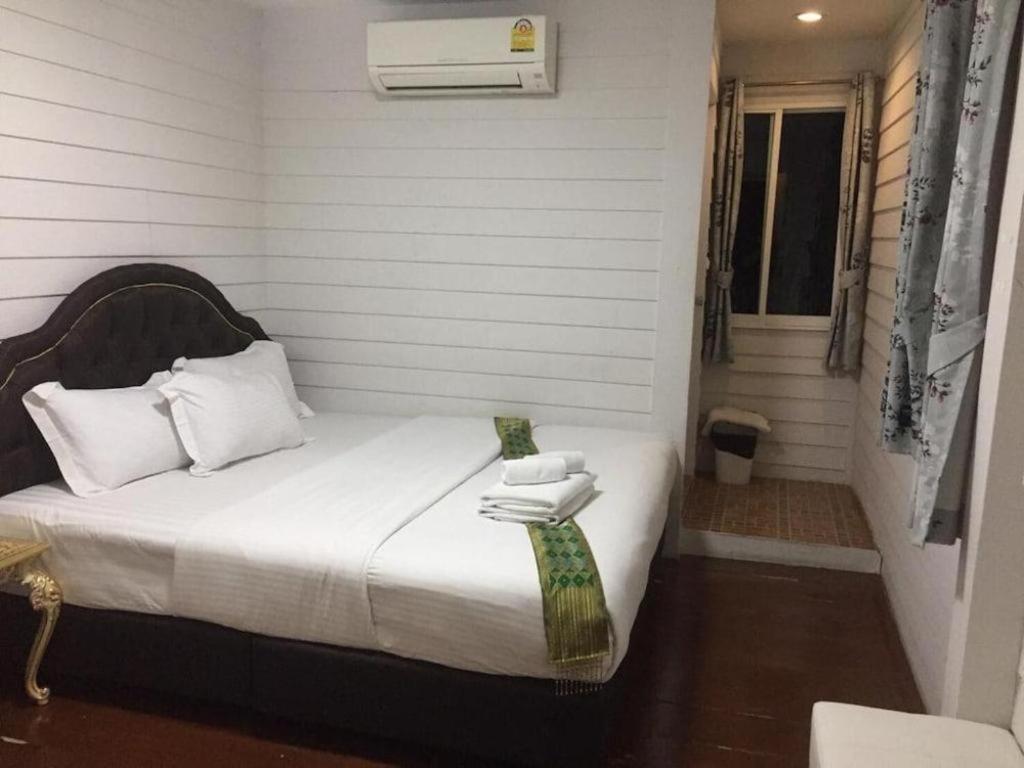 מלון Ban Thungdang Housetel בנגקוק מראה חיצוני תמונה