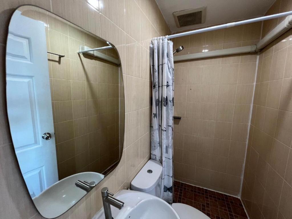 מלון Ban Thungdang Housetel בנגקוק מראה חיצוני תמונה
