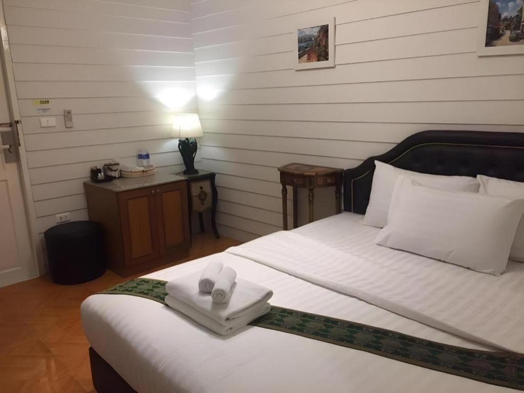 מלון Ban Thungdang Housetel בנגקוק מראה חיצוני תמונה