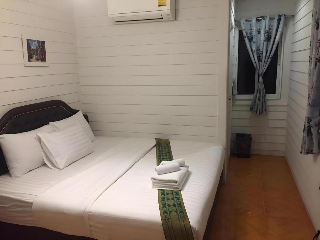 מלון Ban Thungdang Housetel בנגקוק מראה חיצוני תמונה