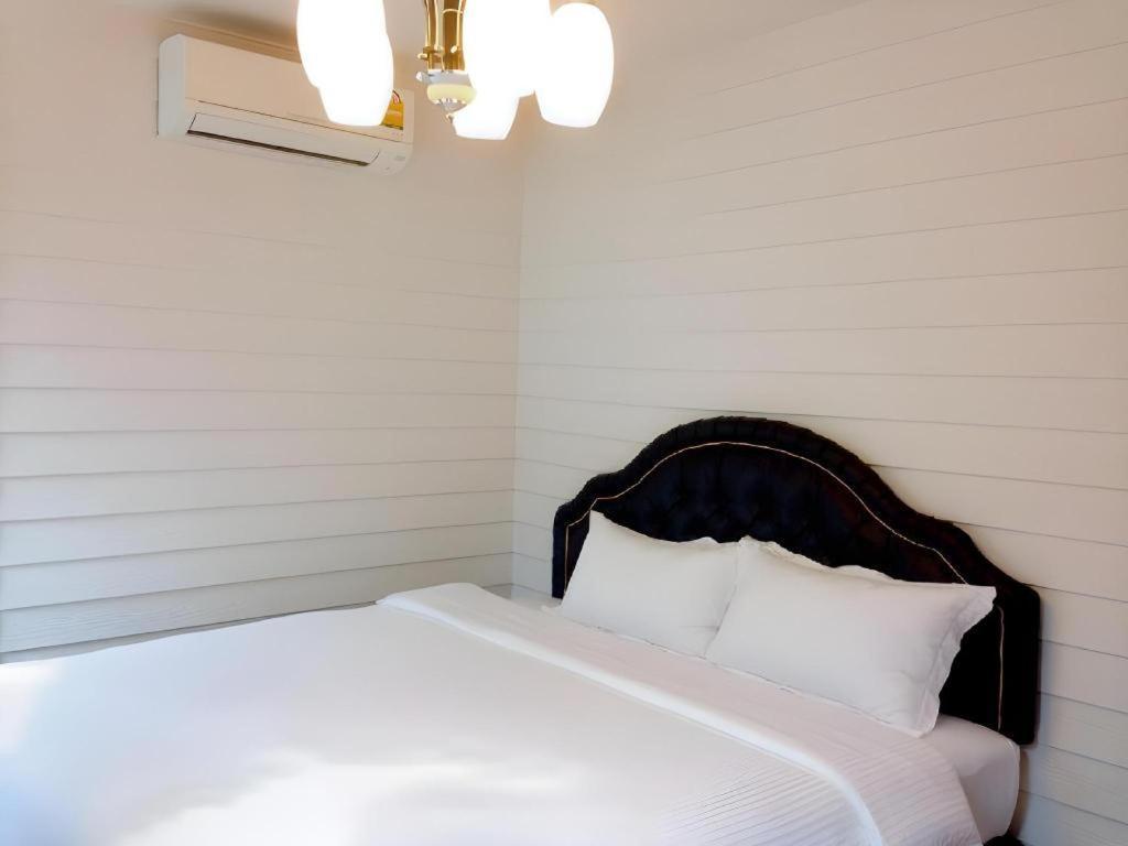 מלון Ban Thungdang Housetel בנגקוק מראה חיצוני תמונה